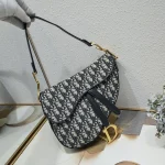 D saddle Be a classic with classics size: 25.5 x 20 x 6.5 cm